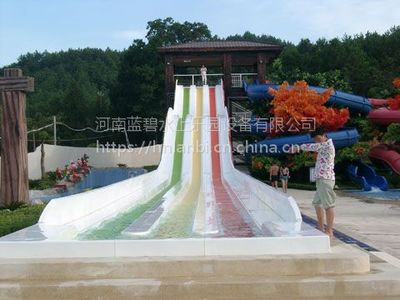 水上乐园设备、彩虹滑梯选河南蓝碧